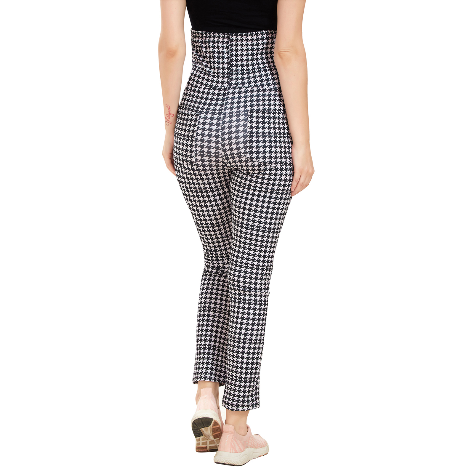 Stretchable Maternity Activewear Maternity Leggings - White - Image 4